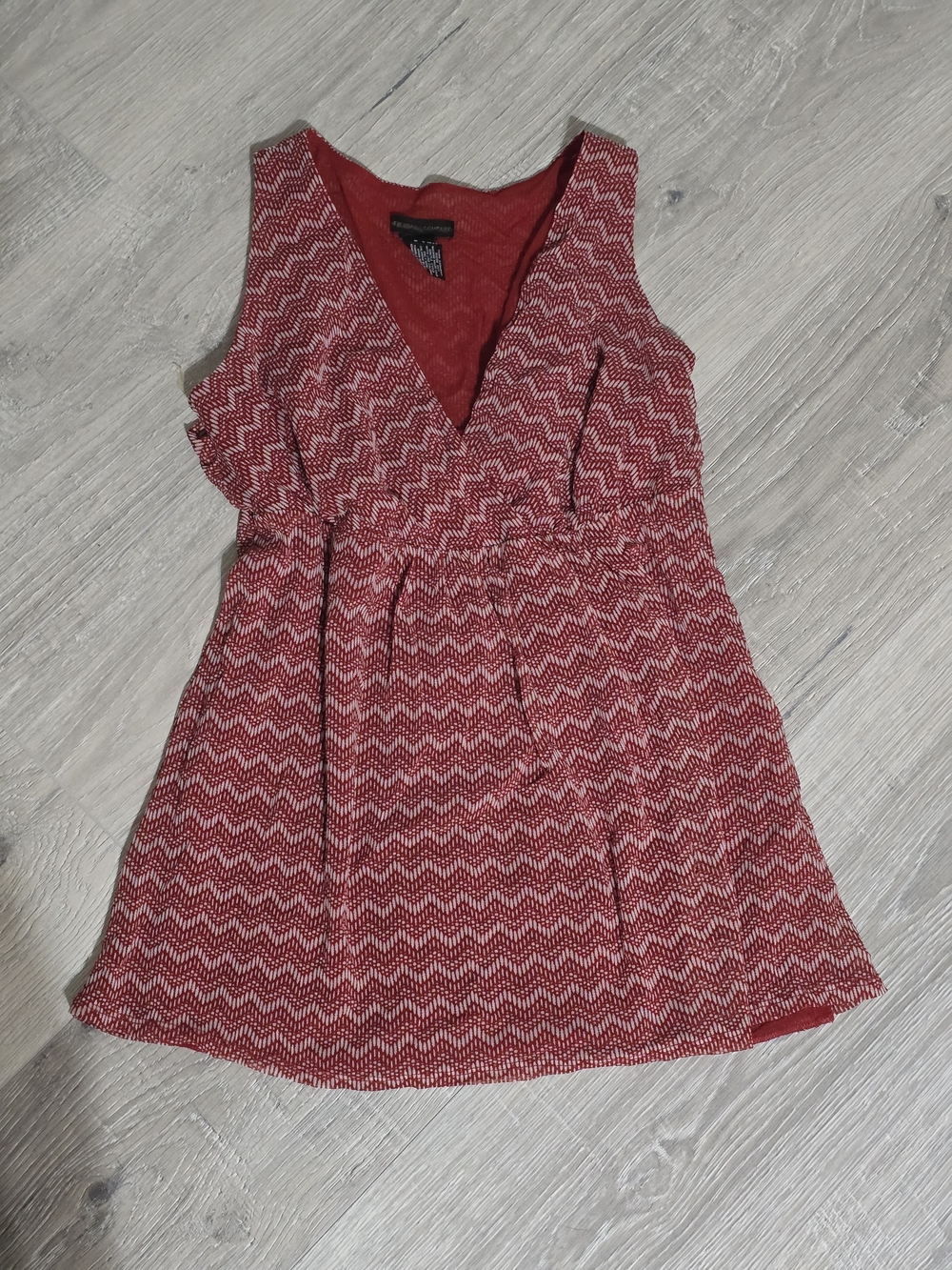 New York & Company Red Zigzag Sleeveless V-Neck Blouse